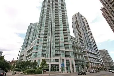 3939 Duke Of York Boulevard 3308, Mississauga, ON L5B 4N2