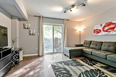45 Bristol Road E 6, Mississauga, ON L4Z 3P5