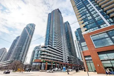 2212 Lake Shore Boulevard W 1505, Toronto W06, ON M8V 0C2
