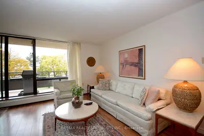 2929 Aquitaine Avenue 310, Mississauga, ON L5N 2C7