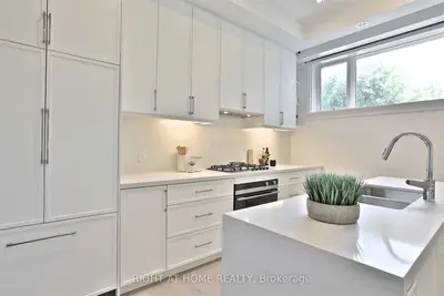 319 Westmoreland Avenue, Toronto W02, ON M6H 3A4