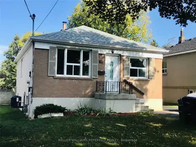 61 Dalbeattie Avenue Bsmnt, Toronto W04, ON M9N 2Y6