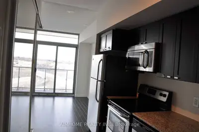 105 The Queensway Way 1106, Toronto W01, ON M6S 5B5