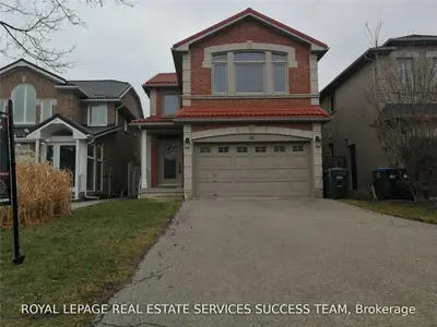 5479 Woodchase Crescent, Mississauga, ON L4Z 3T9