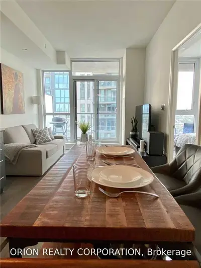 17 Zorra Street 1811, Toronto W08, ON M8Z 0C8