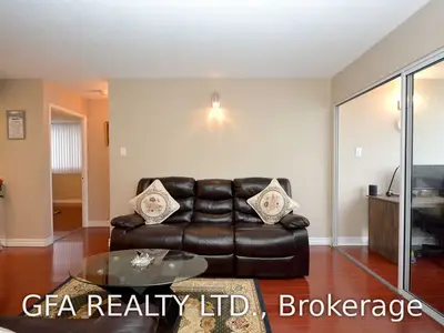 115 Hillcrest Avenue 412, Mississauga, ON L5B 3Y9
