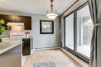 1036 Falgarwood Drive 84, Oakville, On L6h 2p3