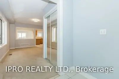 7274 Gagliano Drive Upper, Mississauga, ON L5W 1X3