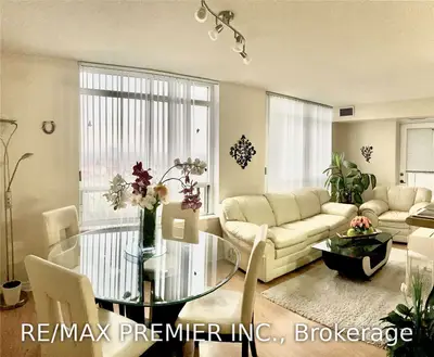 700 Humberwood Boulevard 825, Toronto W10, ON M9W 7J4