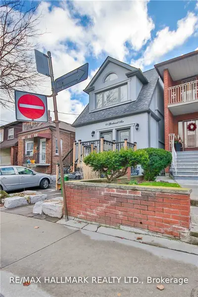 41 Goodwood Avenue 2, Toronto W03, ON M6E 1J1
