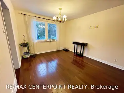 1532 Glenhill Crescent, Mississauga, ON L5H 3C5