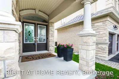 2434 Chateau Common Court, Oakville, ON L6M 0S1