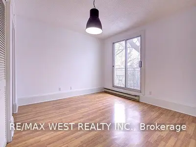 187 High Park Avenue 09, Toronto W02, ON M6P 2S3