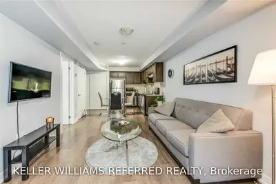6 Drummond Street 317, Toronto W06, ON M8V 1Y8