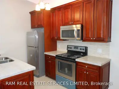 2266 Bloor Street W #1, Toronto W02, ON M6S 1N9
