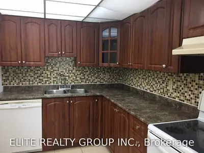 145 Hillcrest Avenue 614, Mississauga, ON L5B 3Z1