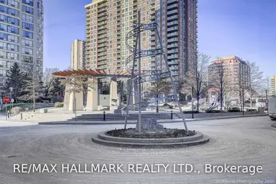 33 Elm Drive 1206, Mississauga, ON L5B 4M4