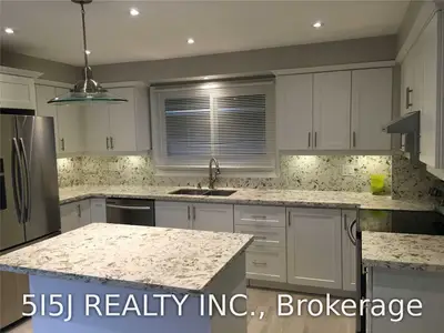 1449 Ithaca Court, Mississauga, ON L5J 4L1