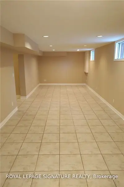 2233 Florian Road, Mississauga, ON L5A 3Y9