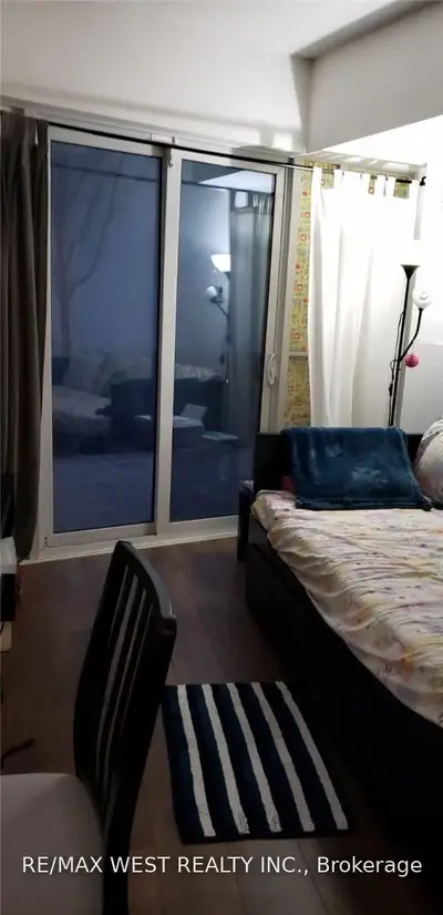 50 Absolute Avenue 305, Mississauga, ON L4Z 0A8