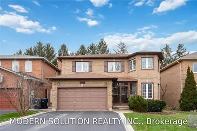 2708 Hammond Road, Mississauga, ON L5K 2M3