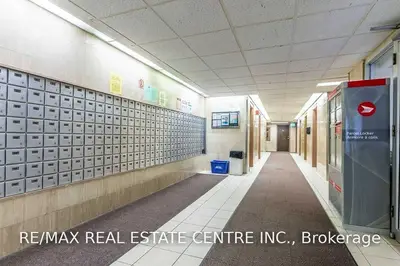 390 Dixon Rd Road 1614, Toronto W09, ON M9R 1T4
