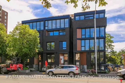 1555 Bloor Street W 2, Toronto W01, ON M6P 1A5