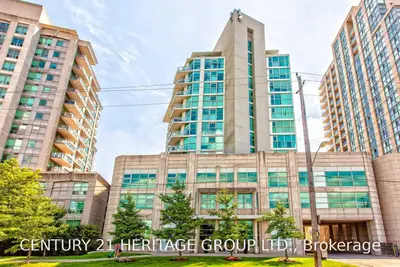 2067 Lake Shore Boulevard W 306, Toronto W06, ON M8V 4B8