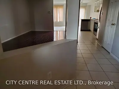 5809 Gant Crescent, Mississauga, ON L5V 2T3