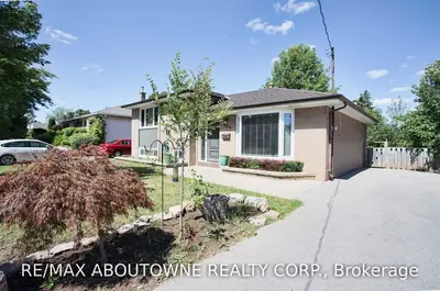 624 Weynway Court, Oakville, ON L6L 4G7