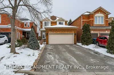 3372 Forrestdale Circle, Mississauga, ON L5N 6X5