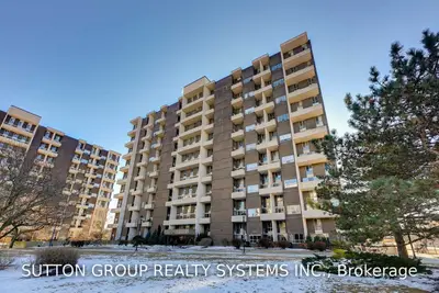 35 Ormskirk Avenue 311, Toronto W01, ON M6S 1A8
