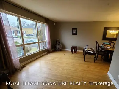 3537 Queenston Drive, Mississauga, ON L5C 2G8