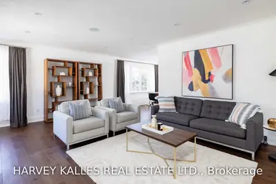 7 Twyford Road, Toronto W08, ON M9A 1V8