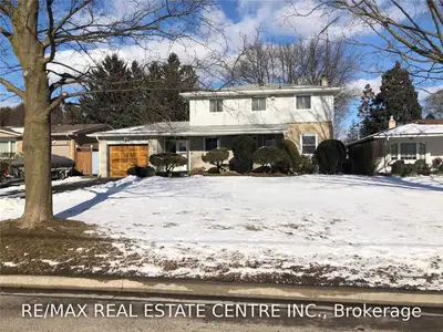 2365 Edenhurst Drive, Mississauga, ON L5A 2L1