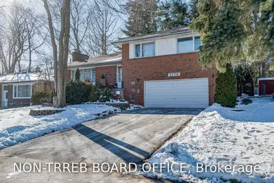 3170 The Credit Woodlands, Mississauga, ON L5C 2J4
