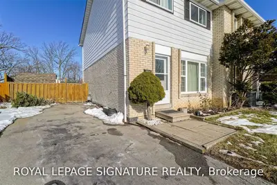 3135 Jessica Court, Mississauga, ON L5C 1X7