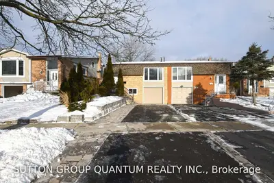 6389 Chaumont Crescent, Mississauga, ON L5N 2M7