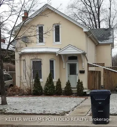 97 Rosemount Avenue 1, Toronto W04, ON M9N 3B6
