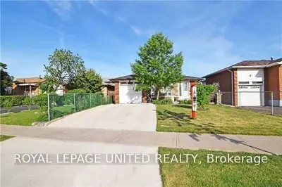 3594 Brandon Gate Drive, Mississauga, ON L4T 3E2