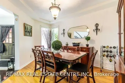 3682 Indigo Crescent, Mississauga, ON L5N 7J1