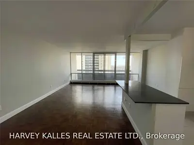 377 Ridelle Avenue 1412, Toronto W04, ON M6B 1K2