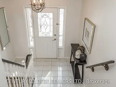 1313 Treeland Street, Burlington, ON L7R 3T5