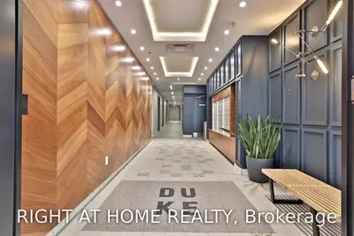 530 Indian Grove 505, Toronto W02, ON M6P 2J2