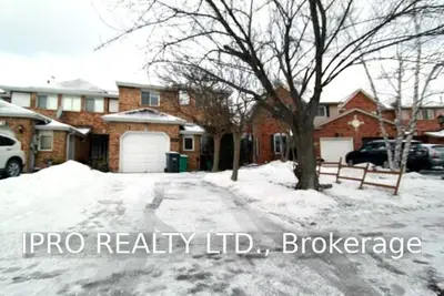 2780 Lindholm Crescent, Mississauga, ON L5M 4S3
