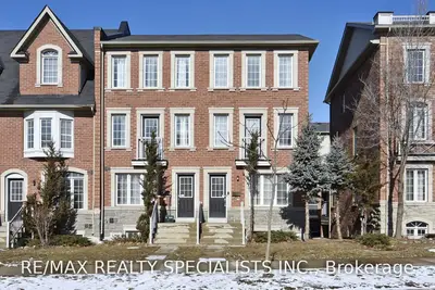 32 Judy Sgro Avenue, Toronto W05, ON M3L 0E3
