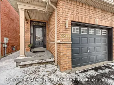 5977 Stonebriar Crescent, Mississauga, ON L5V 2T9