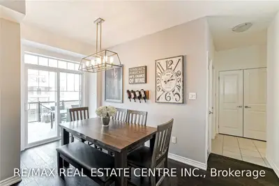 2339 Sawgrass Drive 205, Oakville, ON L6H 6M8