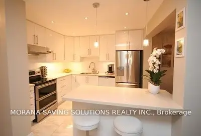 1951 Rathburn Road E 196, Mississauga, ON L4W 2N9