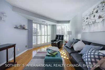 190 Manitoba Street 210, Toronto W06, ON M8Y 3Y8